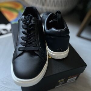 Fuegos Dance Sneaker low top in black 🔥